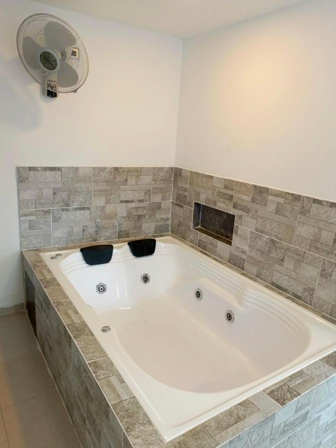 Hotel Buenos Aires Central Medellín Extérieur photo