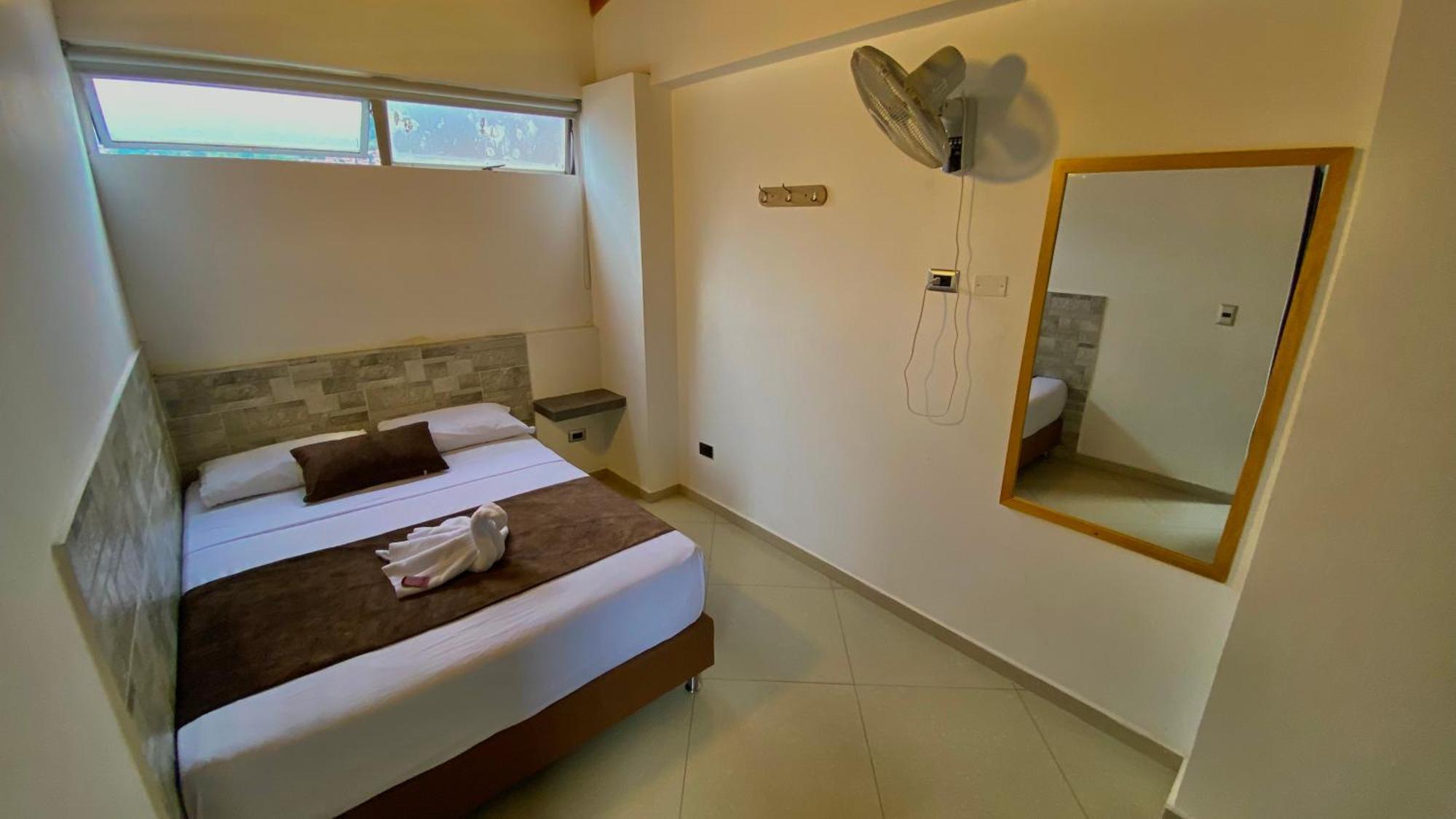 Hotel Buenos Aires Central Medellín Extérieur photo
