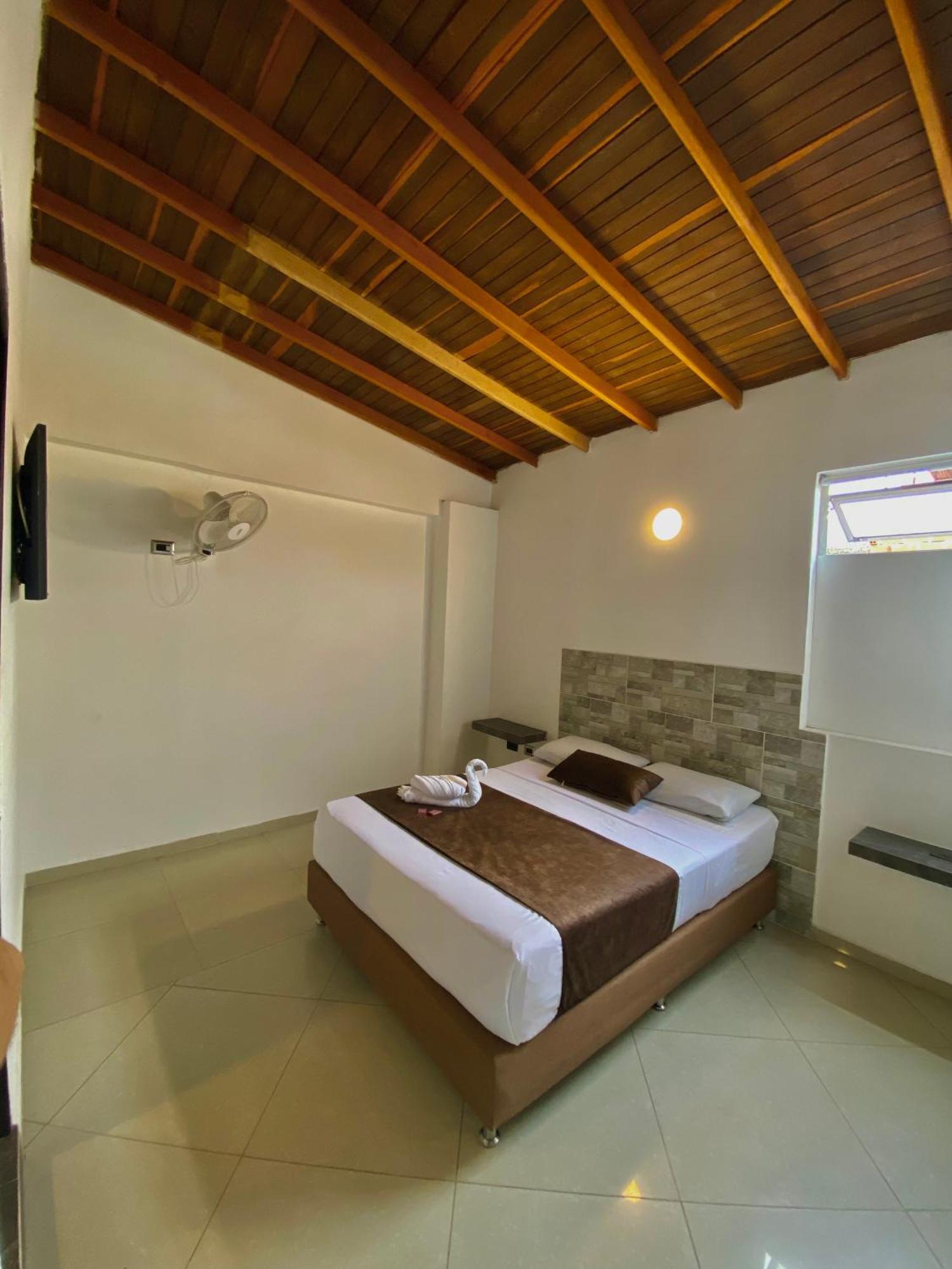 Hotel Buenos Aires Central Medellín Extérieur photo