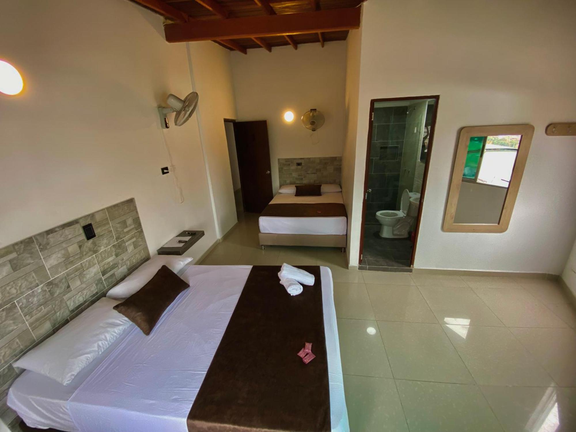 Hotel Buenos Aires Central Medellín Extérieur photo