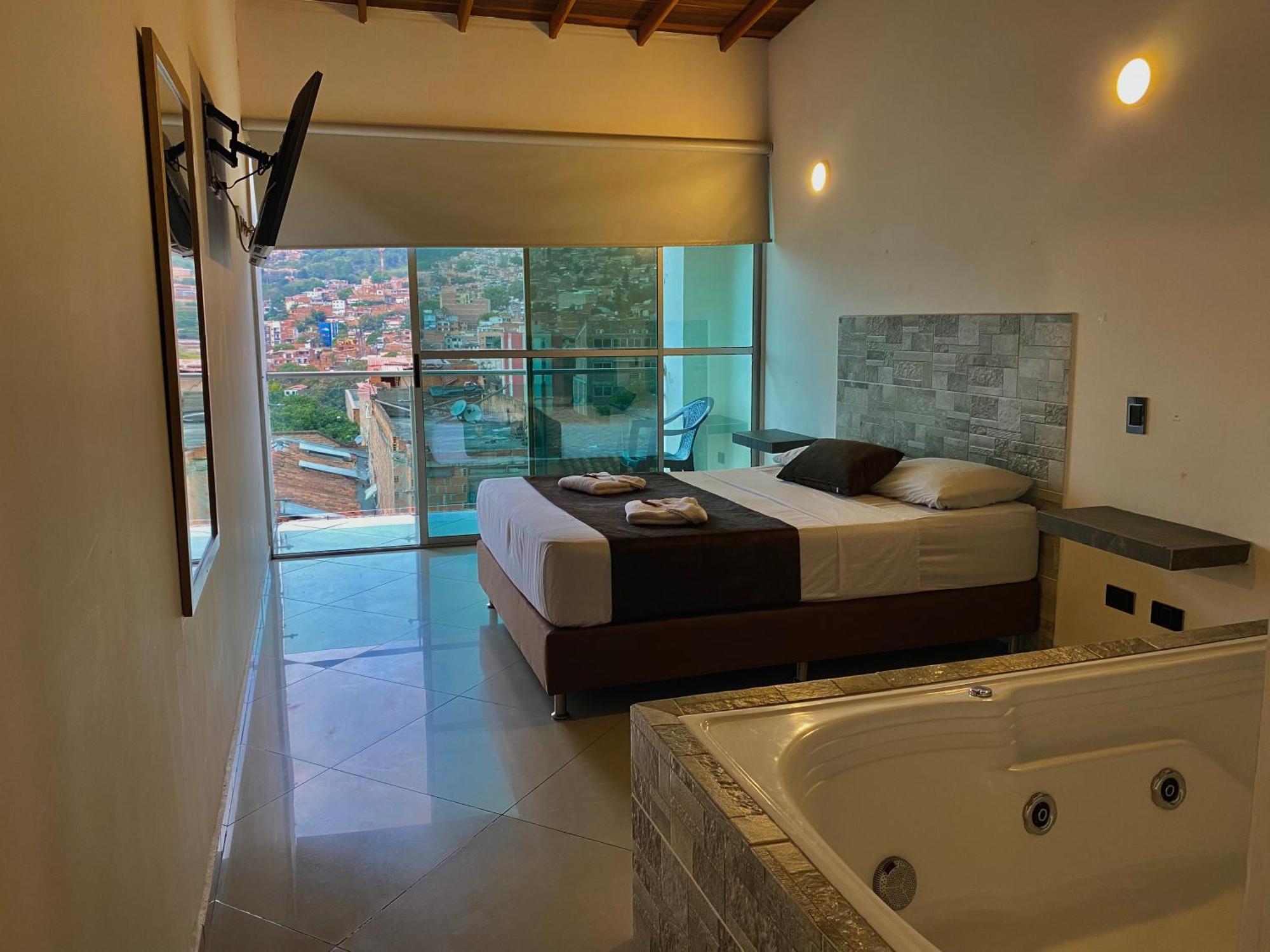 Hotel Buenos Aires Central Medellín Extérieur photo